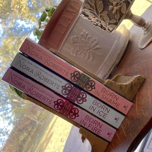 Nora Roberts Book Set